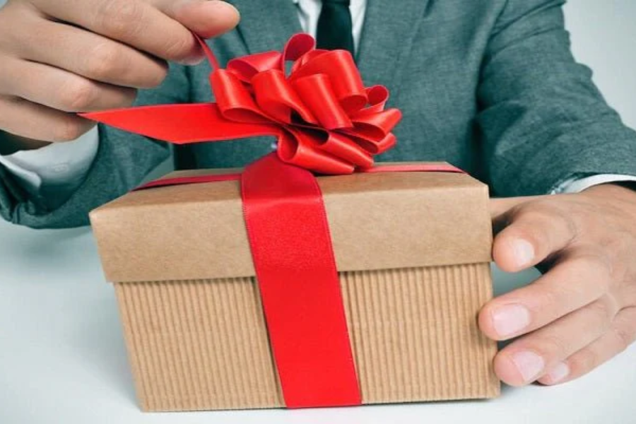 Gợi ý quà tặng đối ngoại phù hợp với mọi ngân sách, đảm bảo sự chuyên nghiệp
